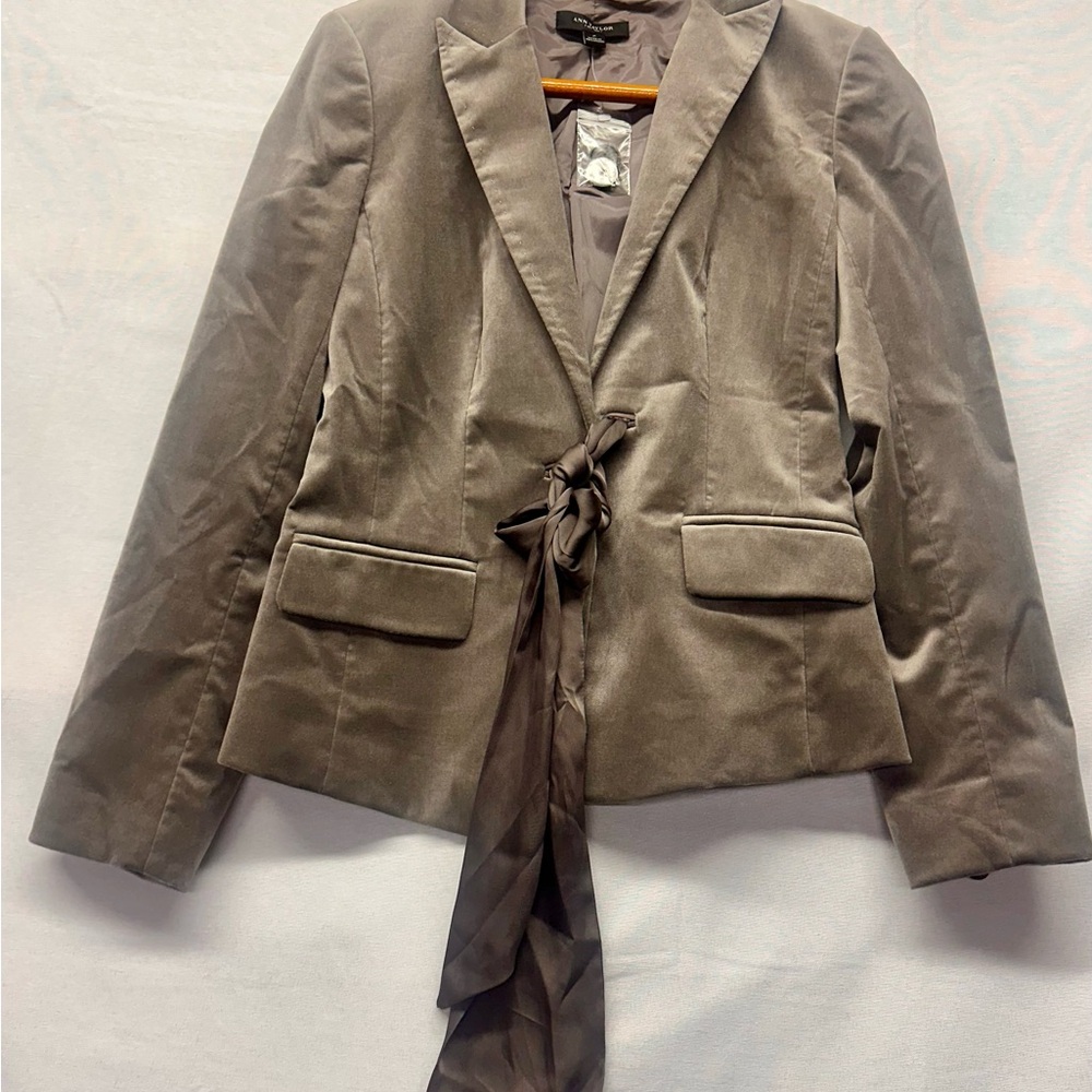 Ann Taylor Gray Women's velvet Jacket Size 2‎